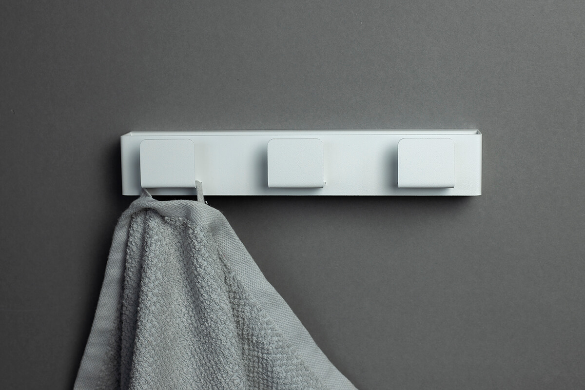 biały wieszak na ręczniki TU11 IMOdesign