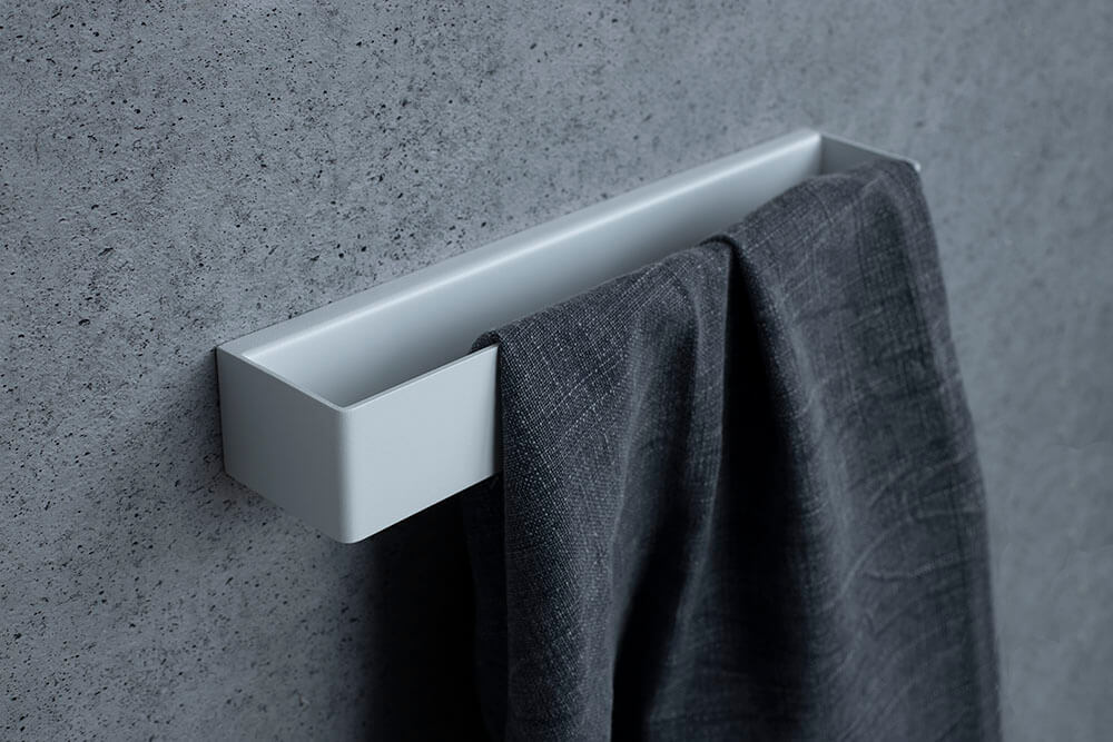 biały wieszak na ręcznik-IMOdesign