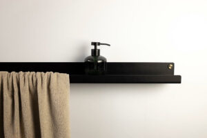 Black shelf with towel rack - ALU