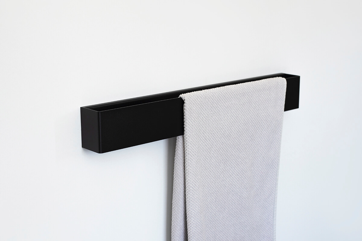 czarny reling na ręczniki TU10 60 cm IModesign