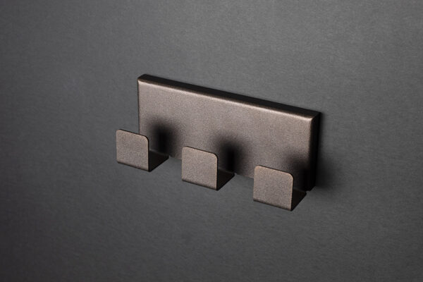 Brown hook with 3 hooks – IMOdesign